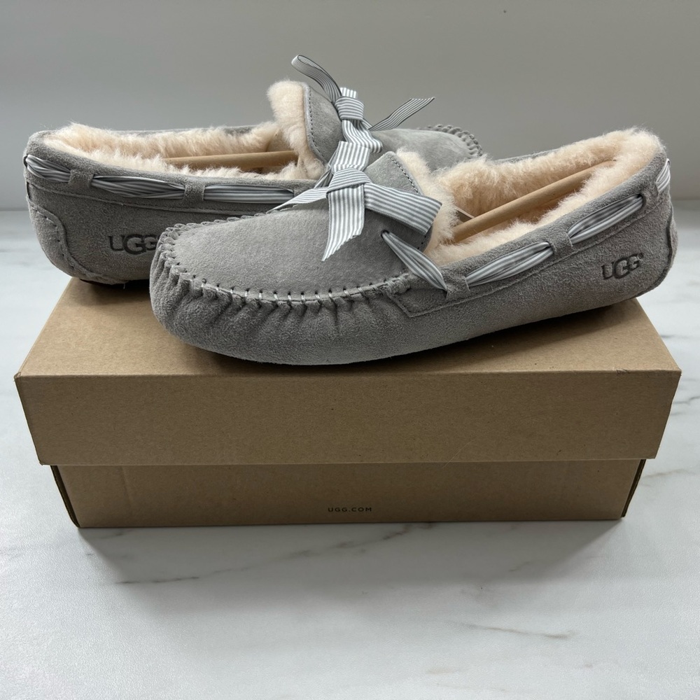 UGG Dakota Stripe Slippers Size 8 (NEW)